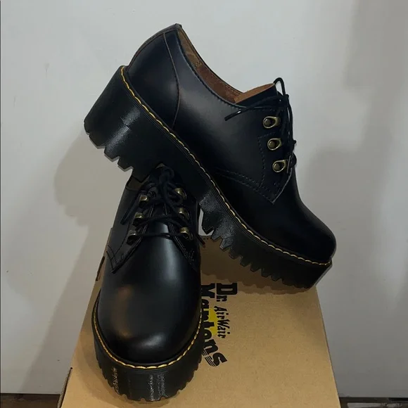 Dr. Martens Leona Lug Sole Platform Derby Shoes NEW Women's Size 10 - Picture 1 of 7